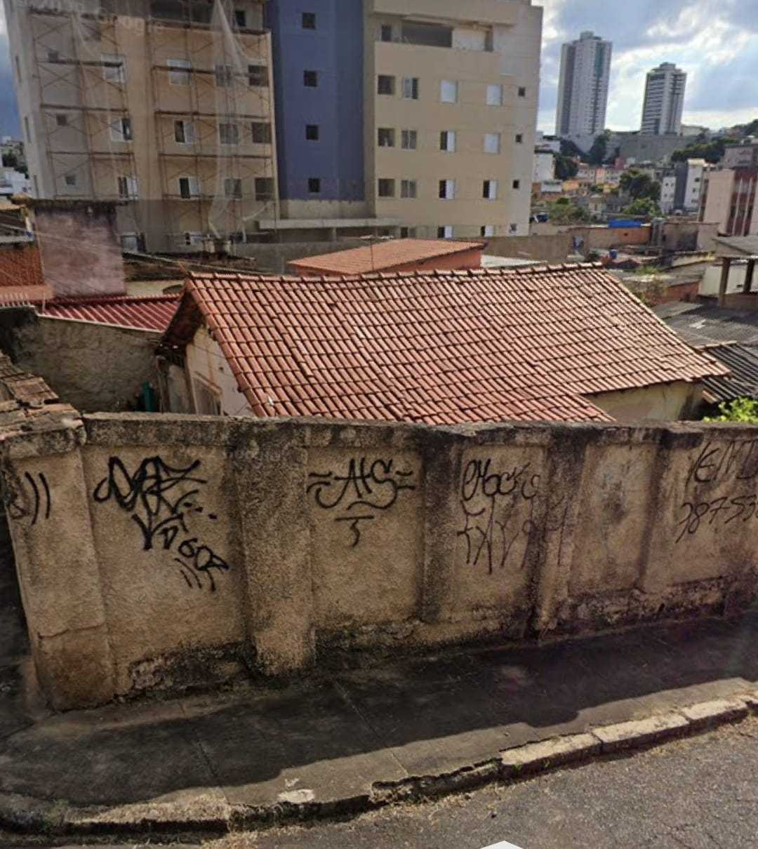 Casa à venda com 3 quartos, 300m² - Foto 2