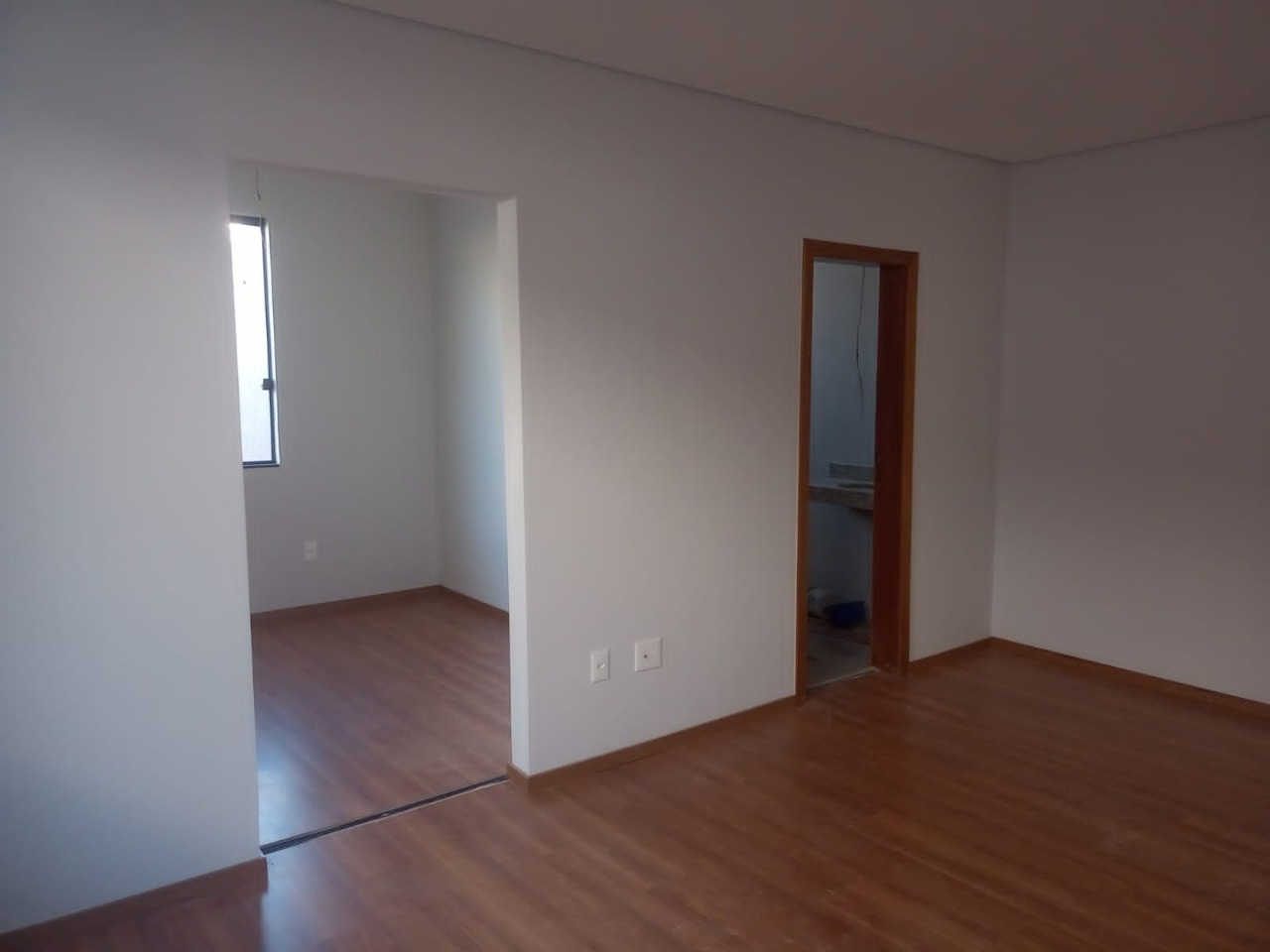 Casa à venda com 3 quartos, 130m² - Foto 2