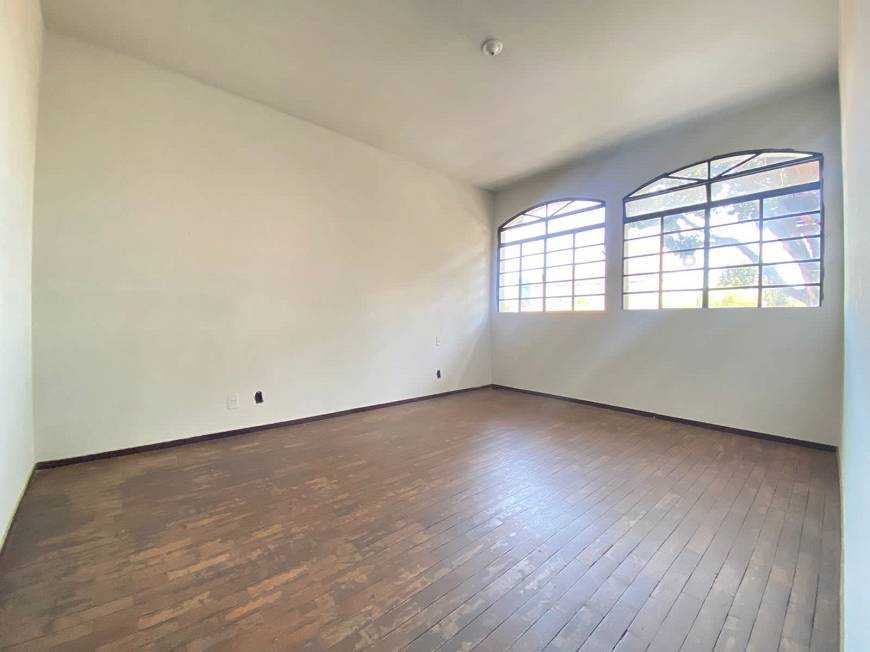 Casa à venda com 4 quartos, 260m² - Foto 7