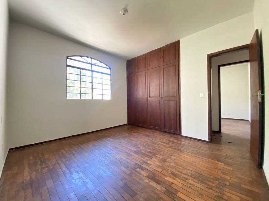 Casa à venda com 4 quartos, 260m² - Foto 15