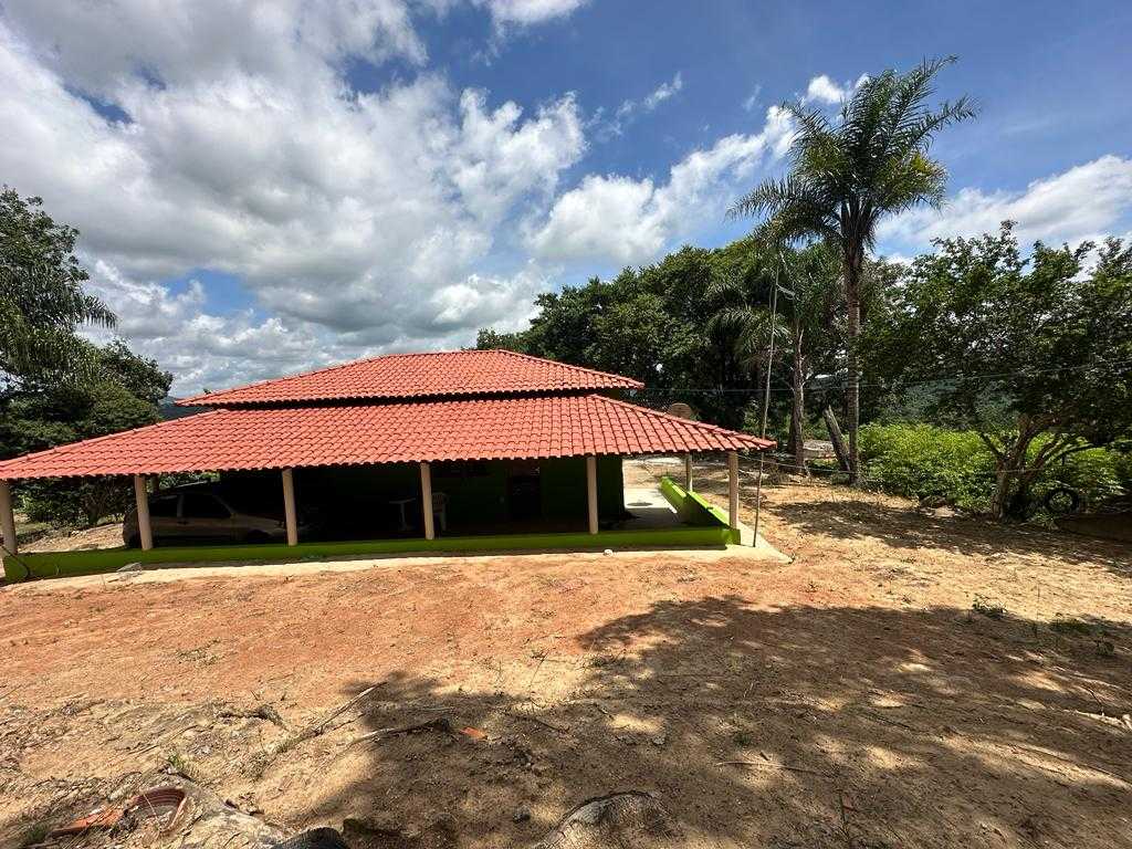 Chácara à venda com 2 quartos, 30000m² - Foto 2