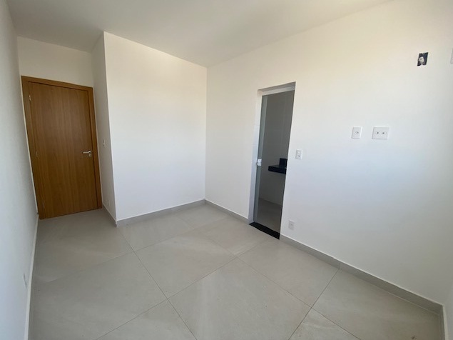 Apartamento à venda com 2 quartos, 69m² - Foto 1