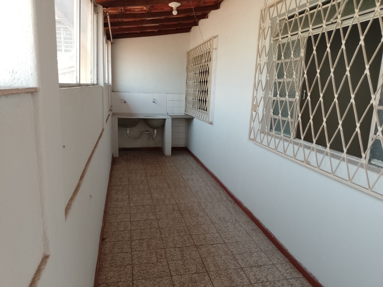 Casa à venda com 3 quartos, 360m² - Foto 12