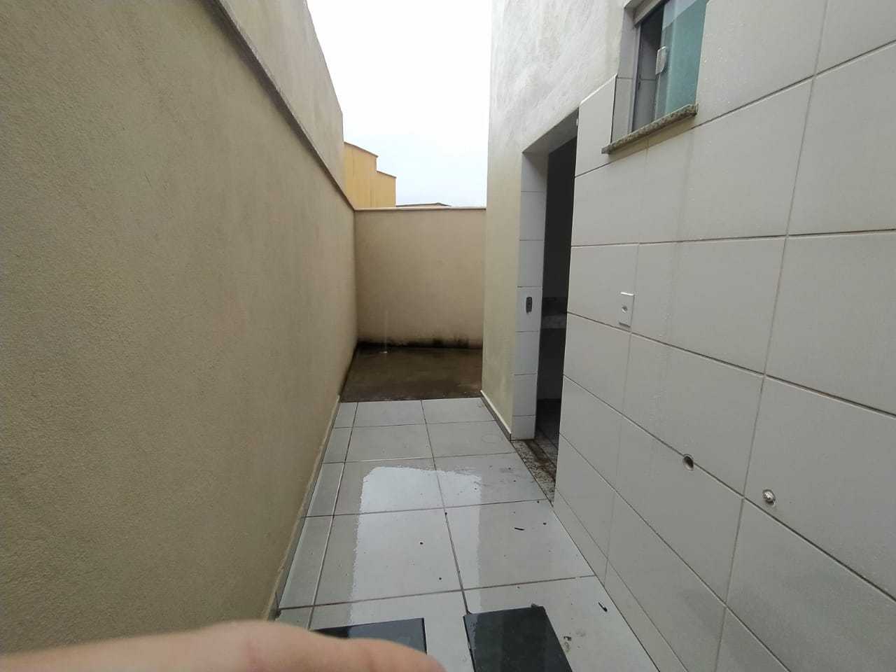 Casa à venda com 2 quartos, 90m² - Foto 9