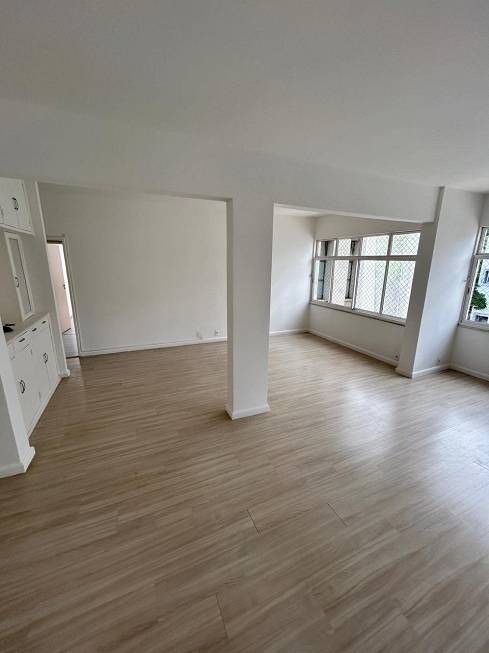 Apartamento à venda com 4 quartos, 170m² - Foto 1