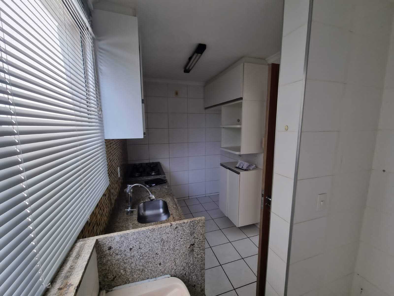 Apartamento à venda com 3 quartos, 75m² - Foto 9