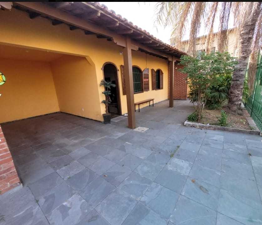 Casa à venda com 3 quartos, 168m² - Foto 1