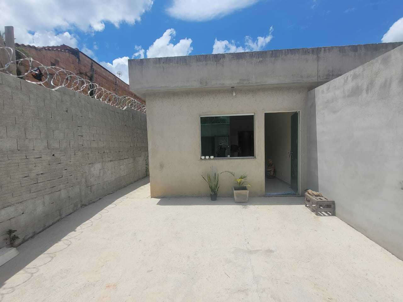 Casa à venda com 3 quartos, 200m² - Foto 1