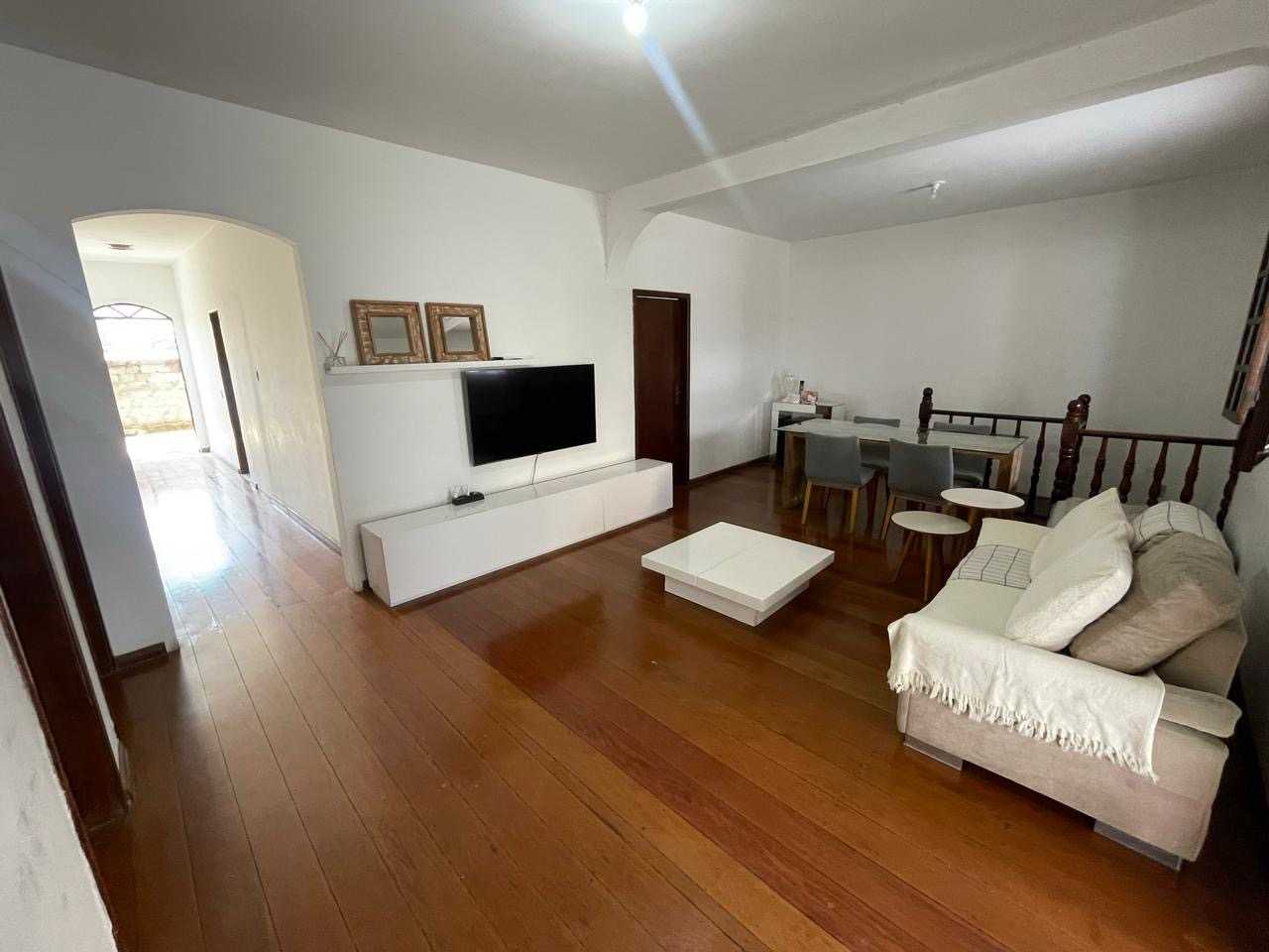 Casa à venda com 7 quartos, 360m² - Foto 4