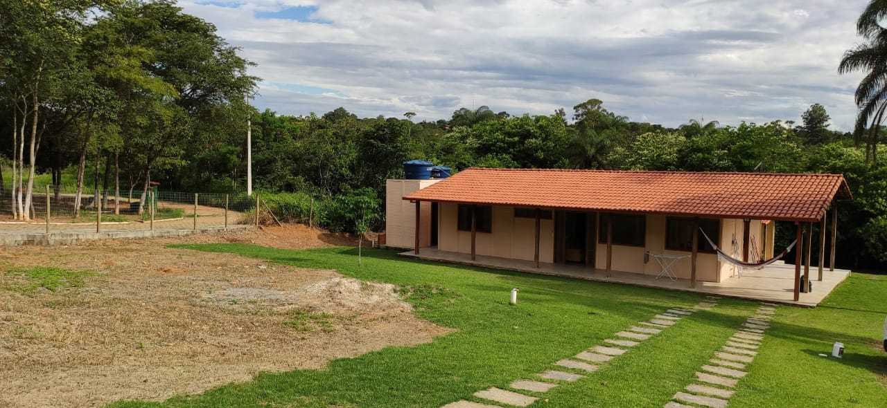 Chácara à venda com 3 quartos, 1650m² - Foto 1