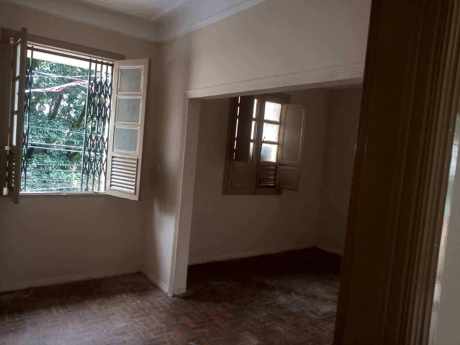 Casa à venda com 7 quartos, 220m² - Foto 1