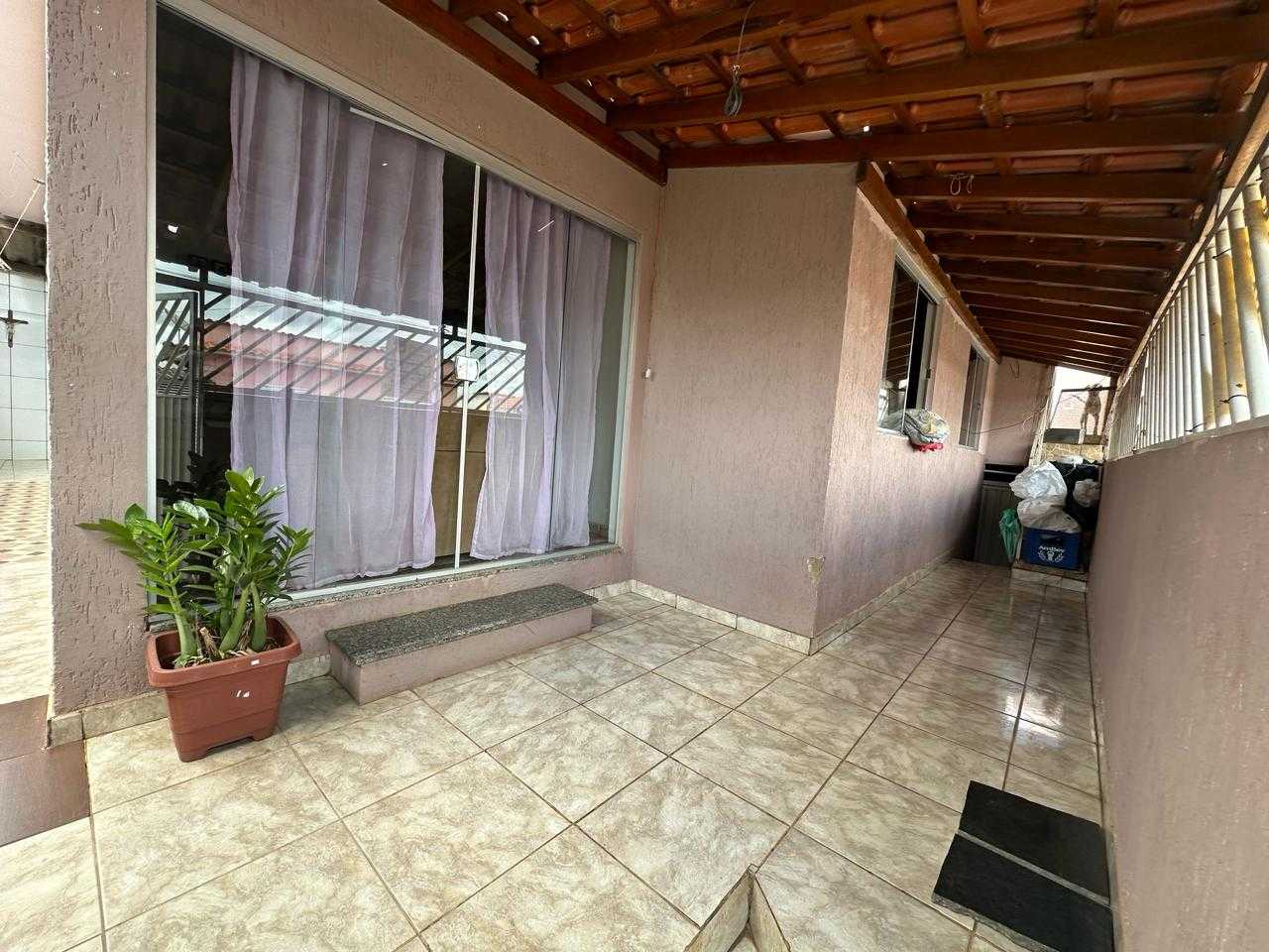 Casa à venda com 3 quartos, 200m² - Foto 4