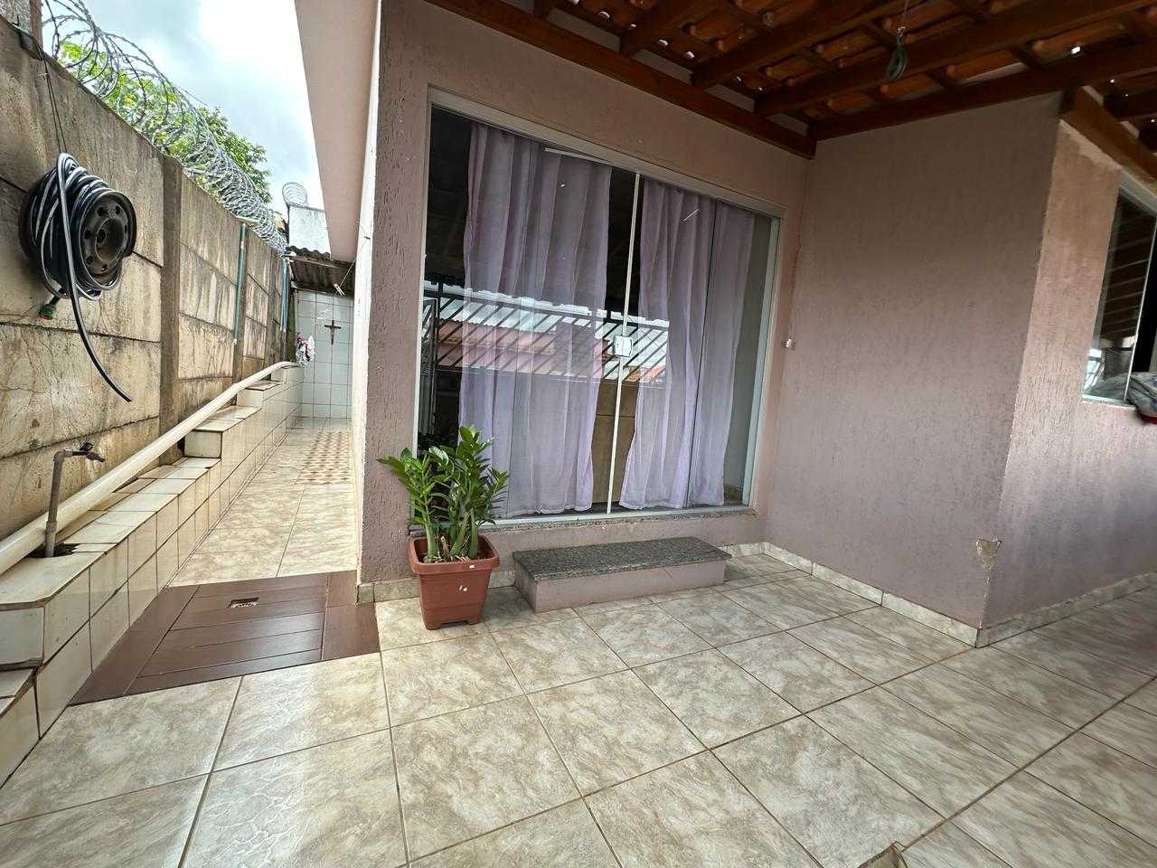 Casa à venda com 3 quartos, 200m² - Foto 3