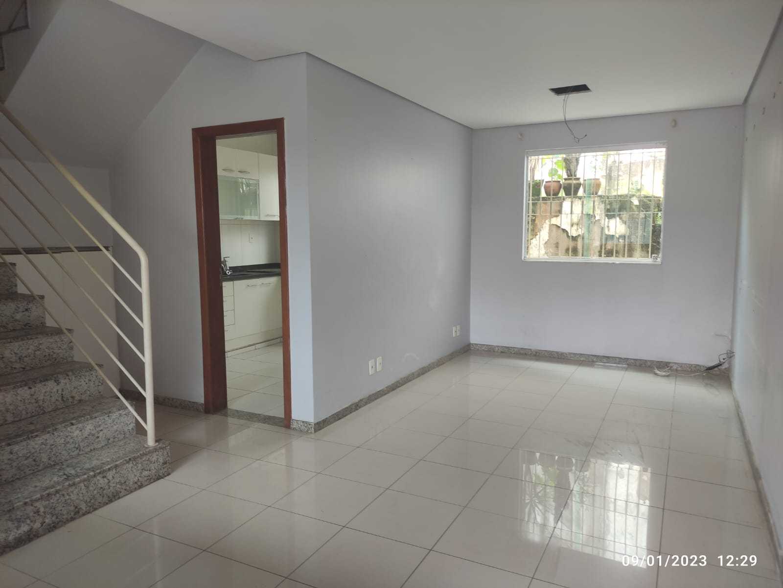 Casa à venda com 3 quartos, 94m² - Foto 1