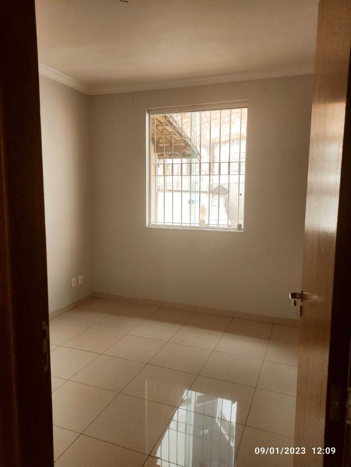 Casa à venda com 3 quartos, 94m² - Foto 4