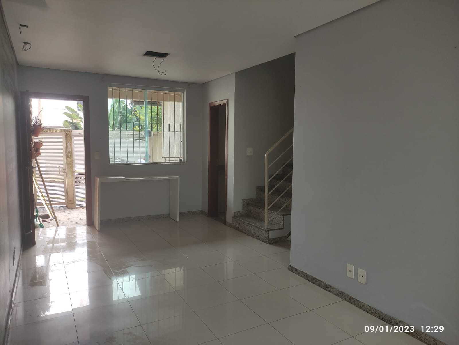 Casa à venda com 3 quartos, 94m² - Foto 2