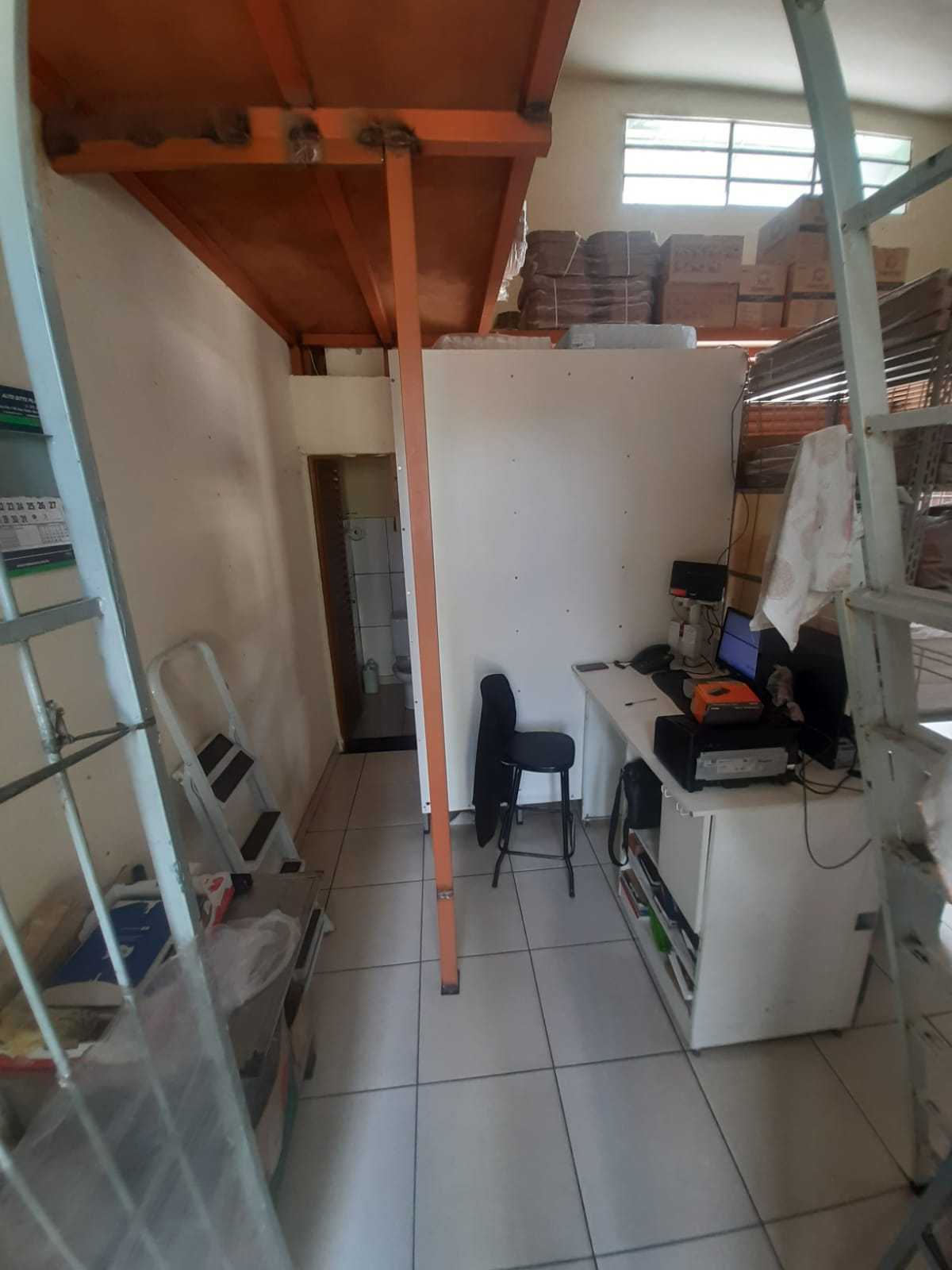 Casa à venda com 3 quartos, 450m² - Foto 25