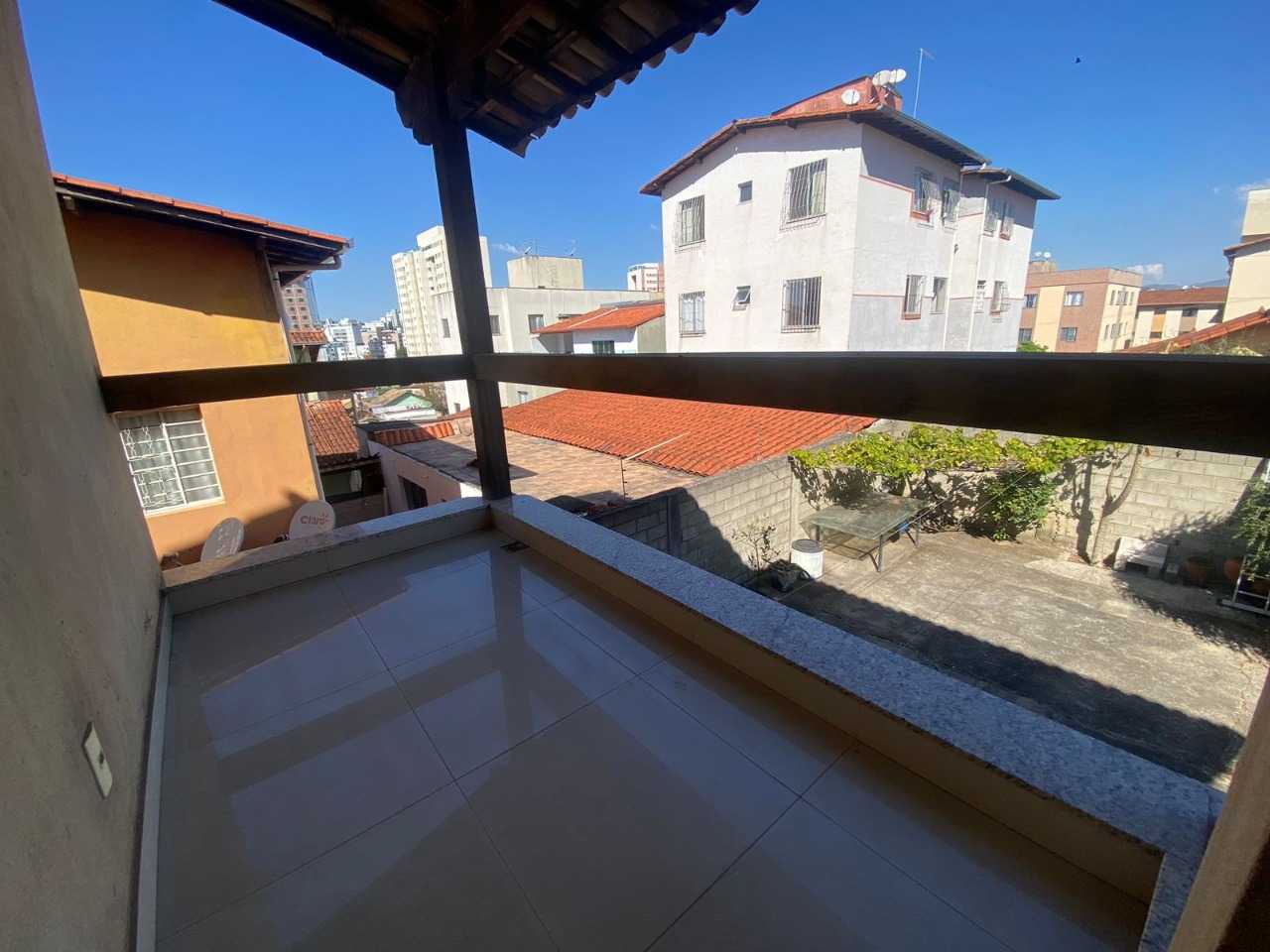 Casa à venda com 4 quartos, 360m² - Foto 19