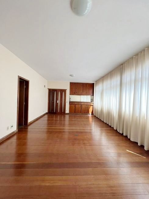 Apartamento à venda com 4 quartos, 284m² - Foto 1