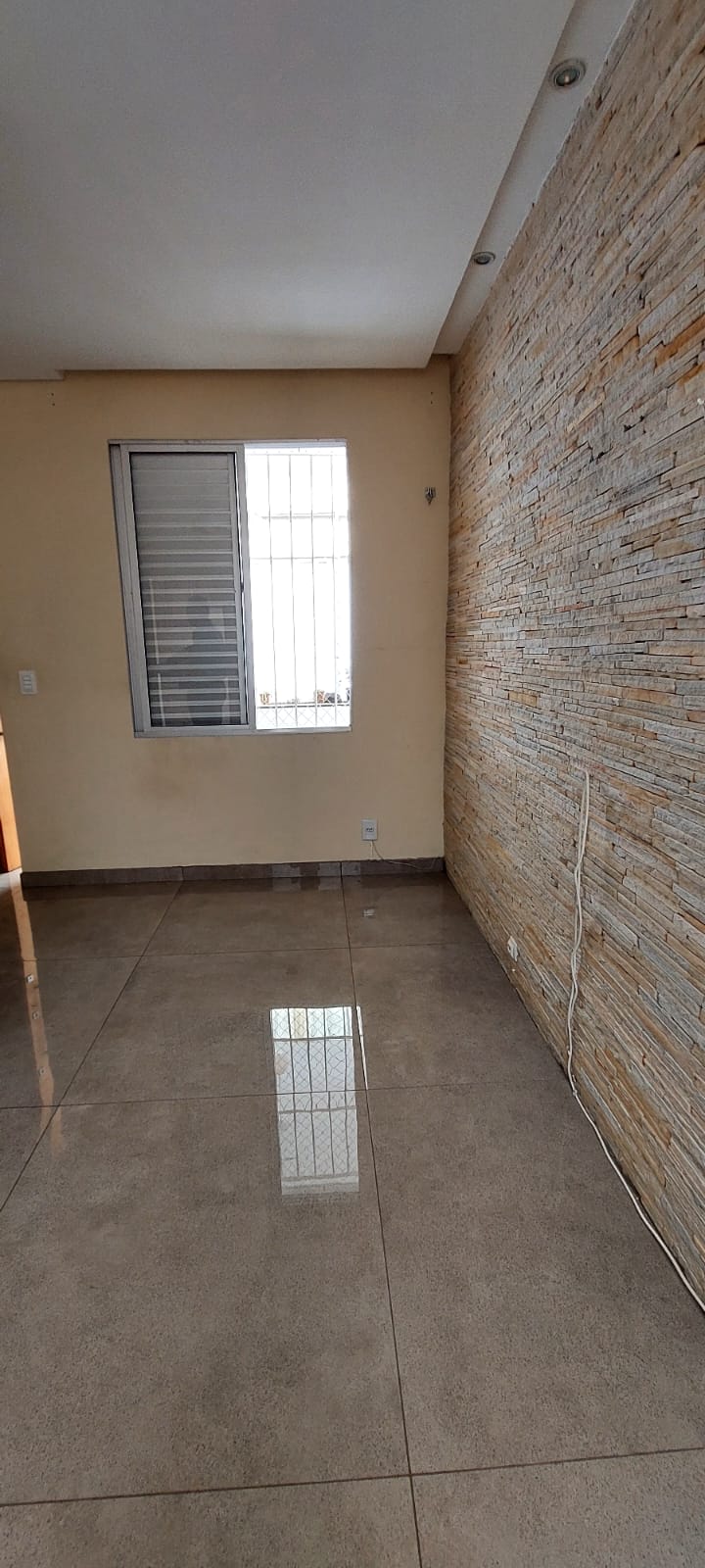 Casa à venda com 2 quartos, 70m² - Foto 2