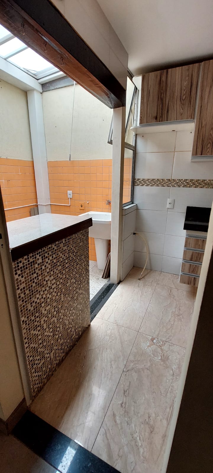 Casa à venda com 2 quartos, 70m² - Foto 4