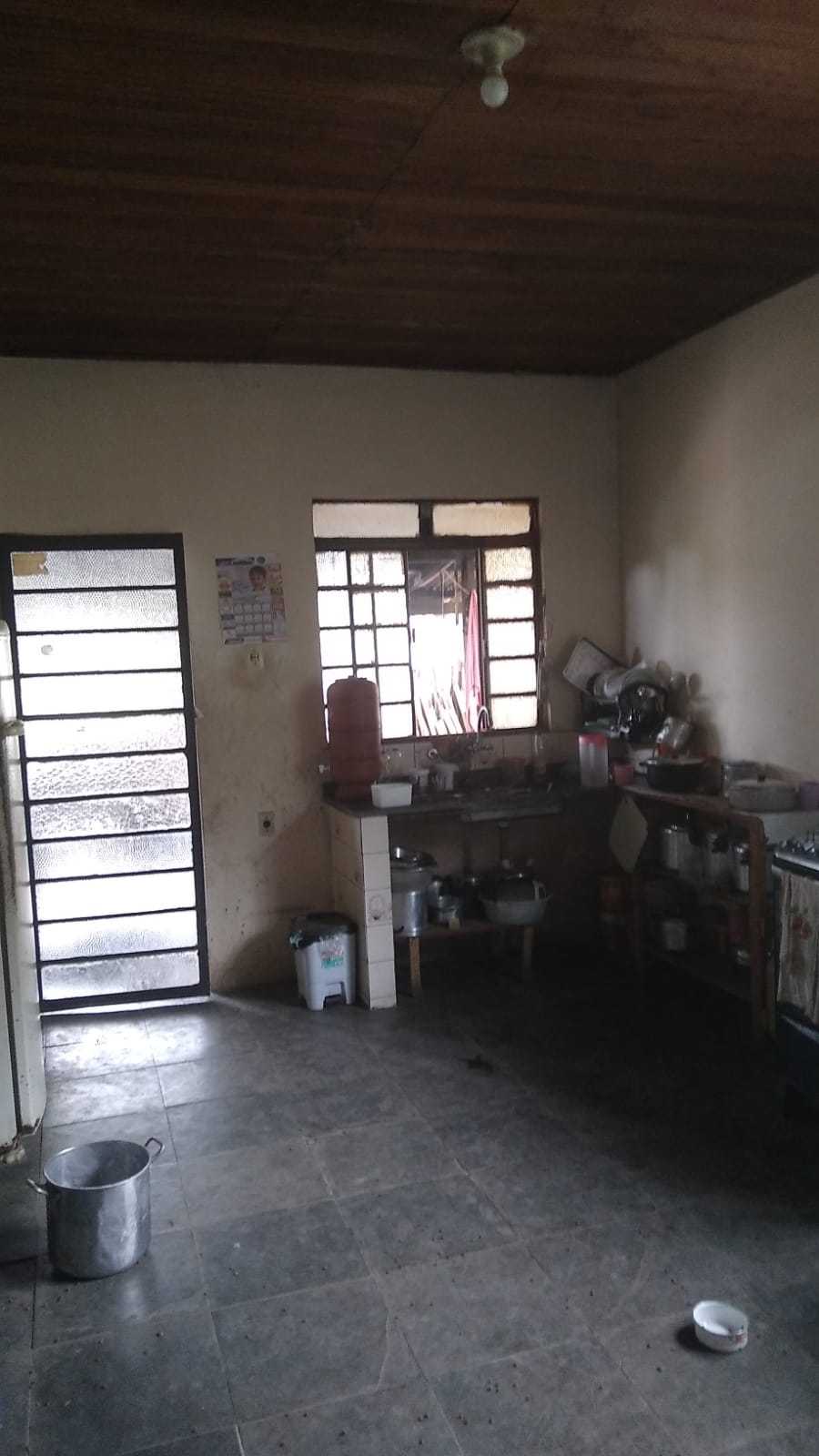 Casa à venda com 3 quartos, 90m² - Foto 4