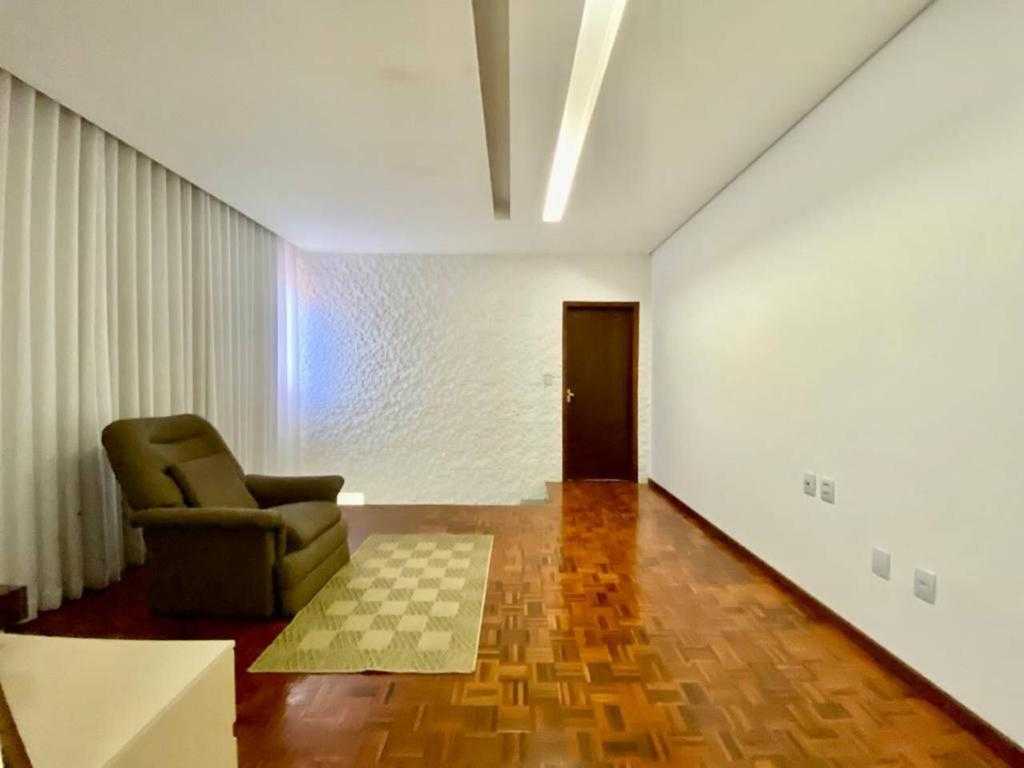 Casa à venda com 4 quartos, 180m² - Foto 6