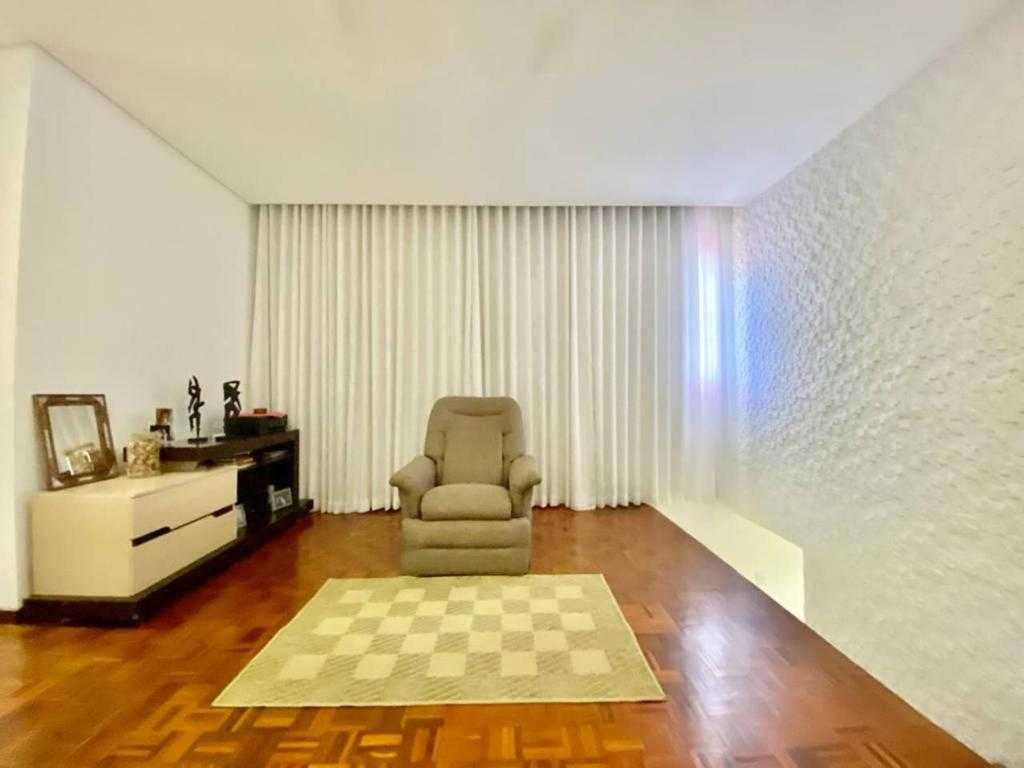 Casa à venda com 4 quartos, 180m² - Foto 5