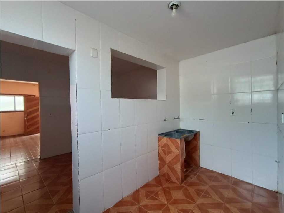 Casa à venda com 2 quartos, 80m² - Foto 1