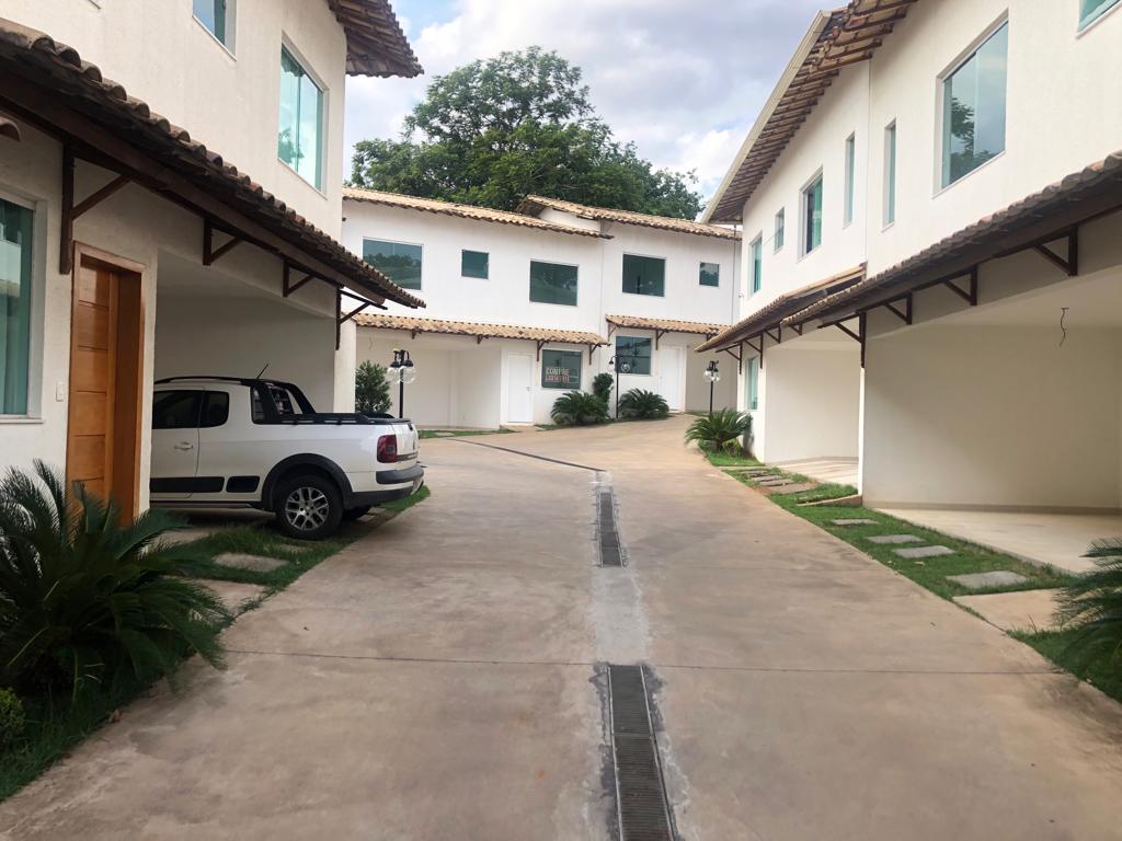 Casa à venda com 4 quartos, 157m² - Foto 2