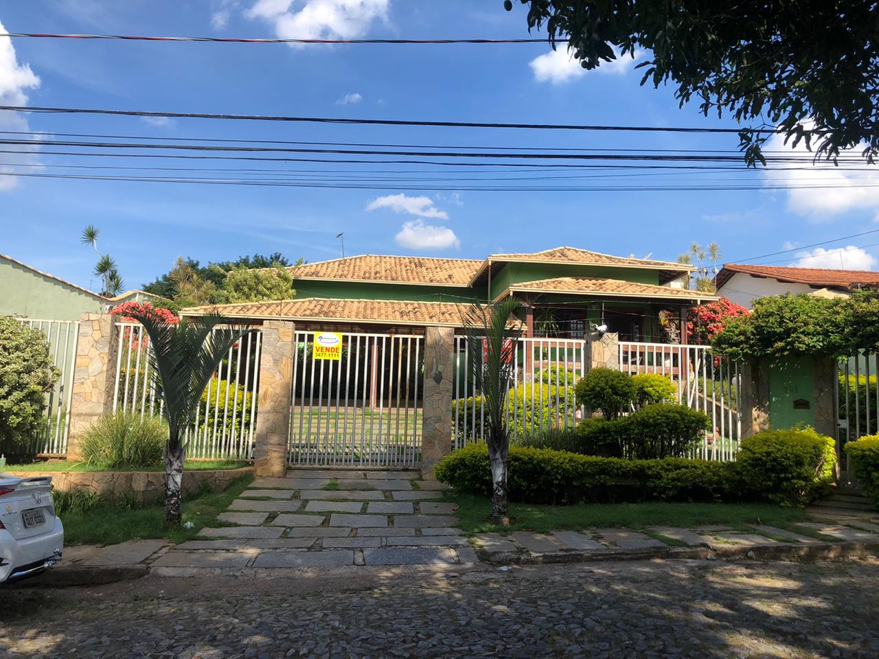 Casa à venda com 3 quartos, 1000m² - Foto 2