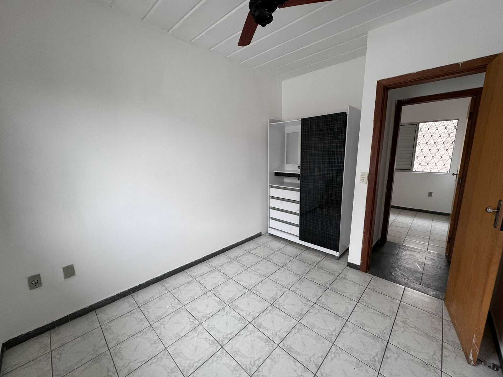 Casa à venda com 2 quartos, 70m² - Foto 8