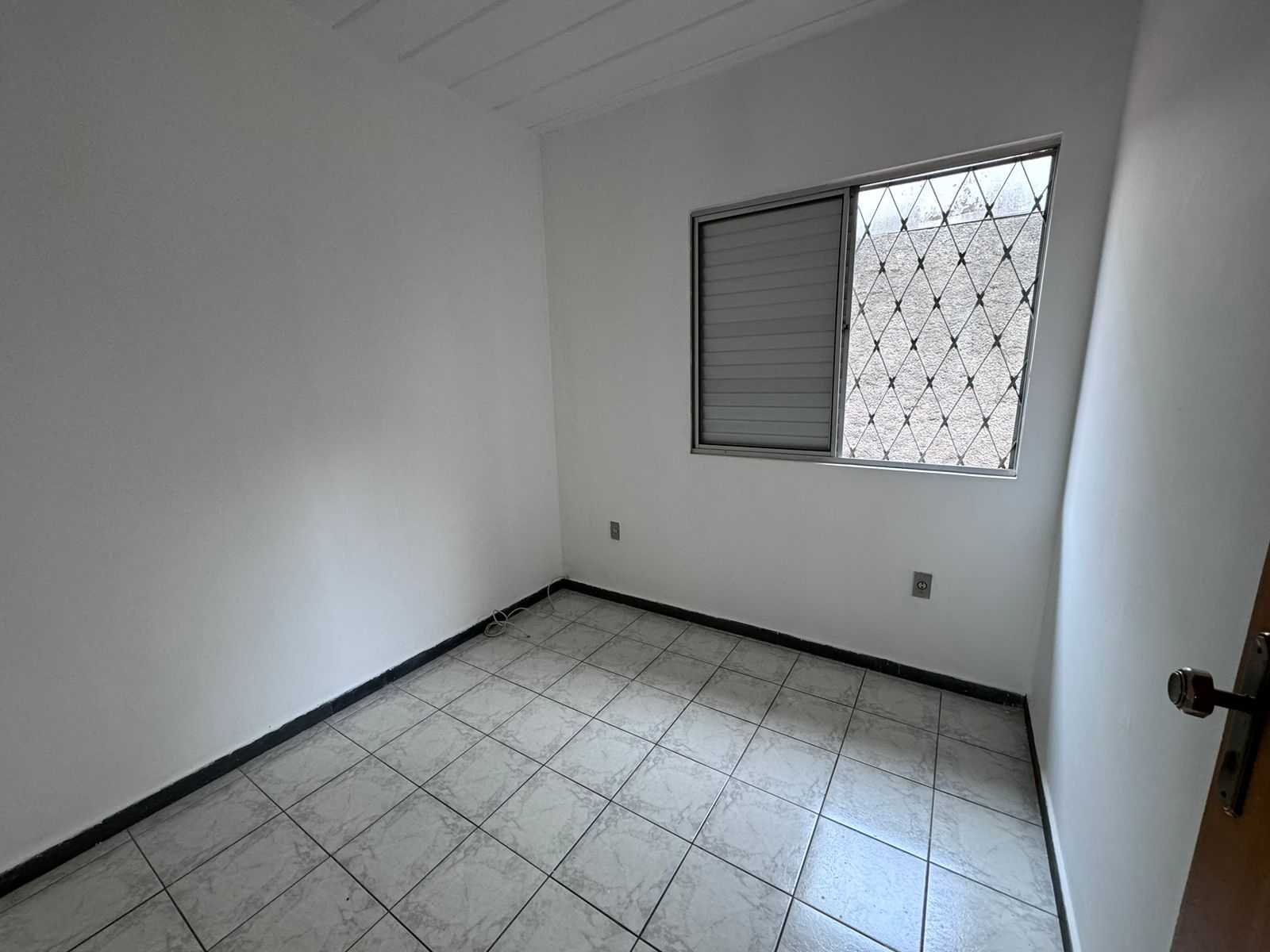 Casa à venda com 2 quartos, 70m² - Foto 5