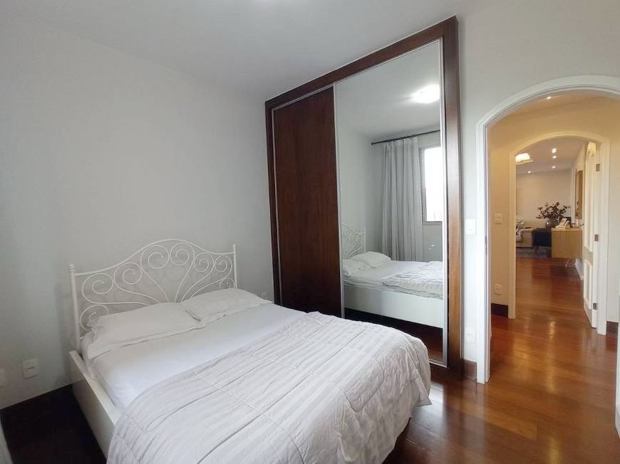 Apartamento à venda com 4 quartos, 206m² - Foto 11