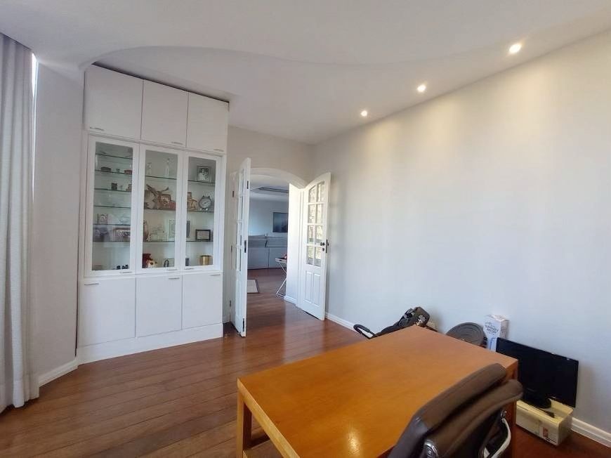 Apartamento à venda com 4 quartos, 206m² - Foto 14