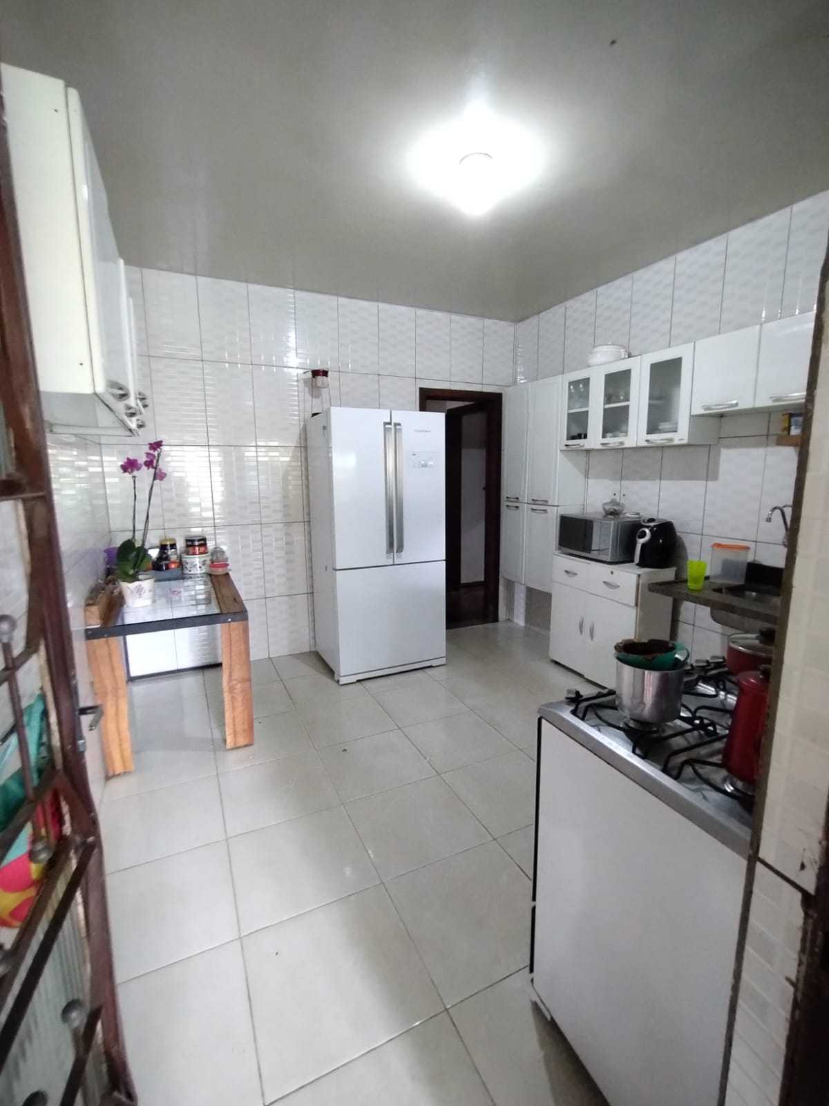 Casa à venda com 4 quartos, 227m² - Foto 6