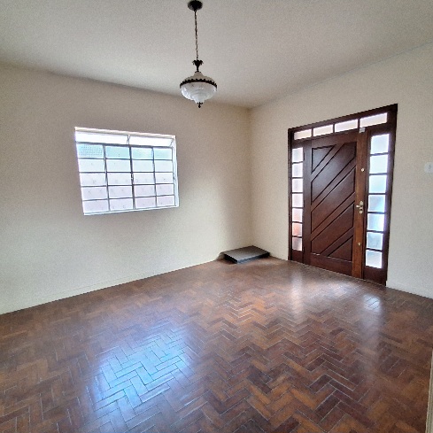 Casa à venda com 7 quartos, 360m² - Foto 1