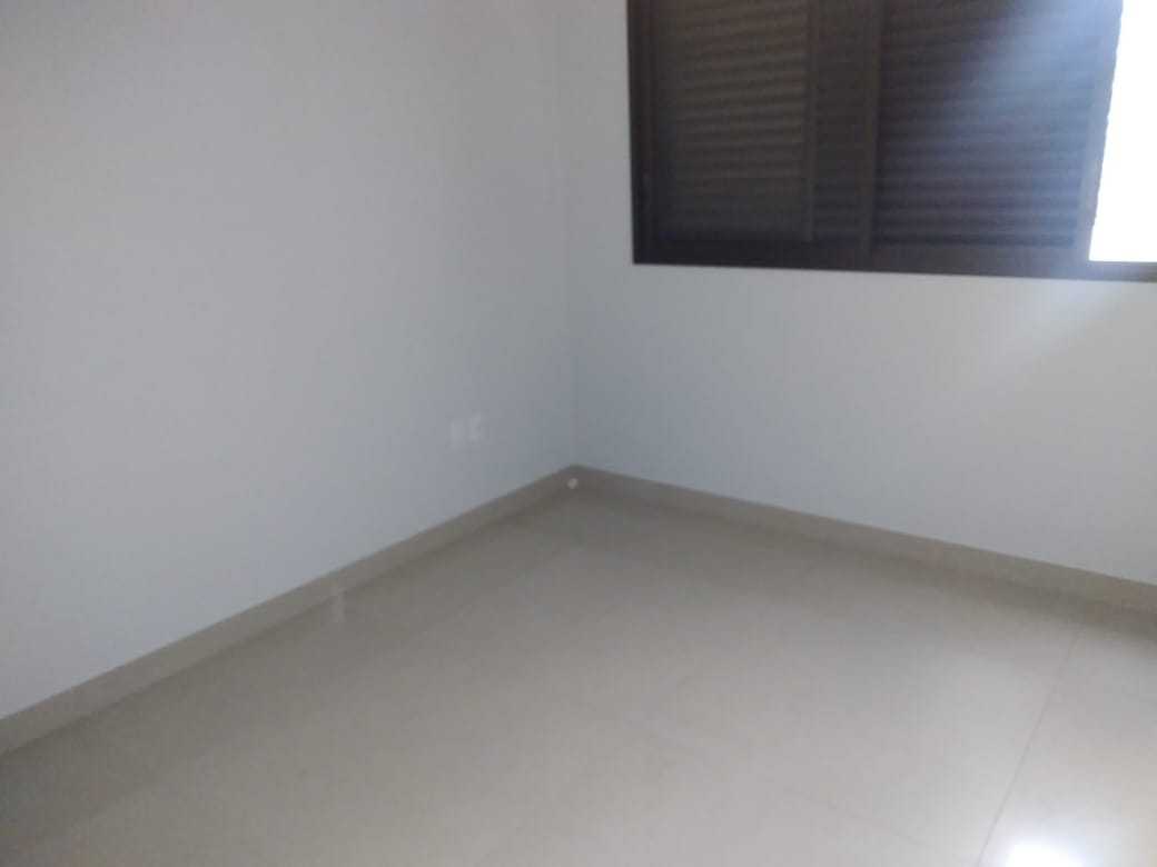 Apartamento à venda com 3 quartos - Foto 5