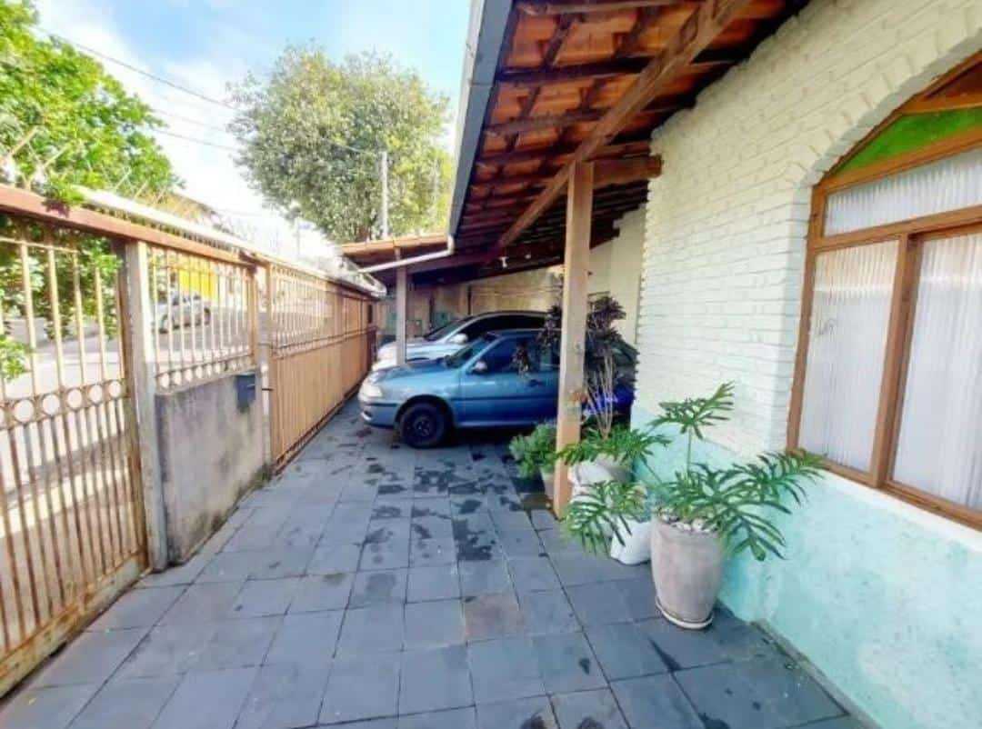 Casa à venda com 3 quartos, 476m² - Foto 1