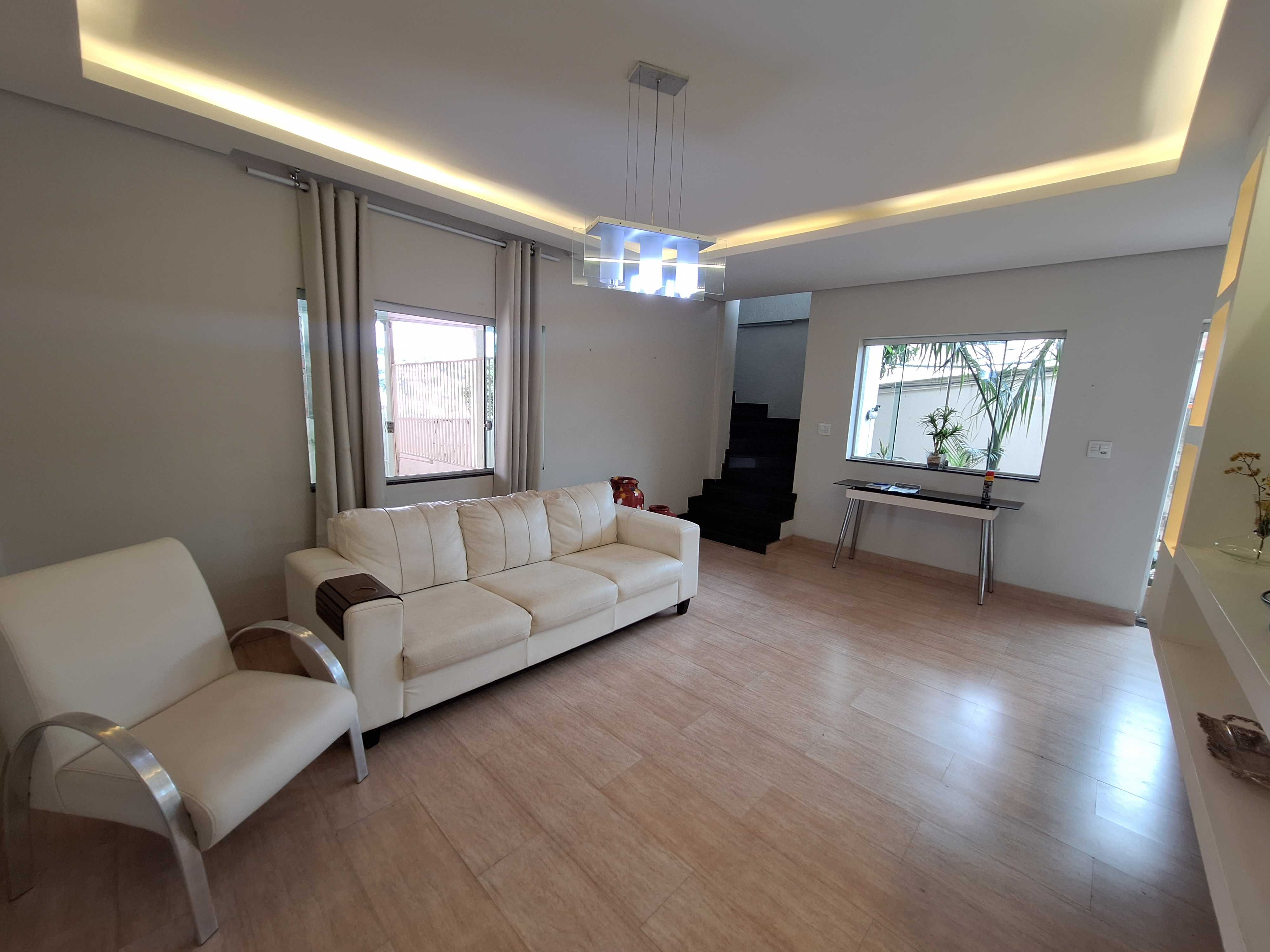 Casa à venda com 4 quartos, 850m² - Foto 4