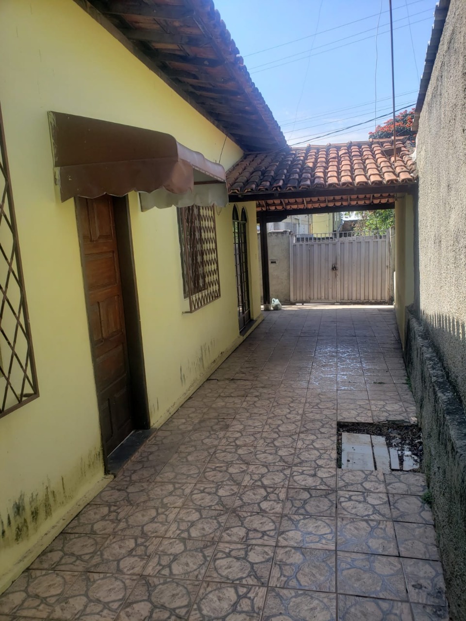 Casa à venda com 3 quartos, 147m² - Foto 2