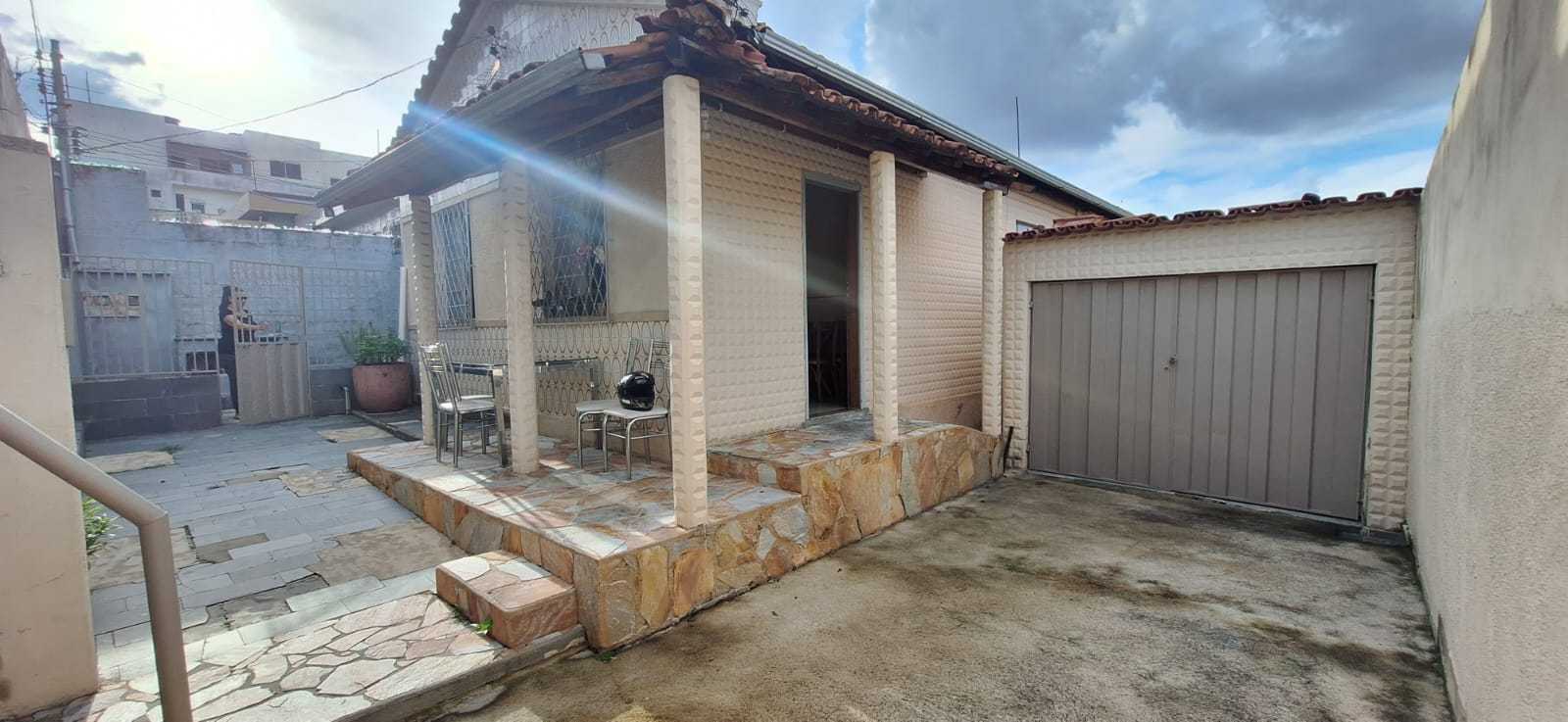 Casa à venda com 3 quartos, 80m² - Foto 2