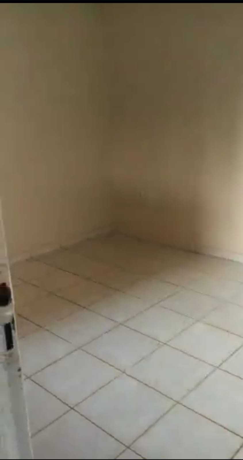 Casa à venda com 2 quartos, 60m² - Foto 1