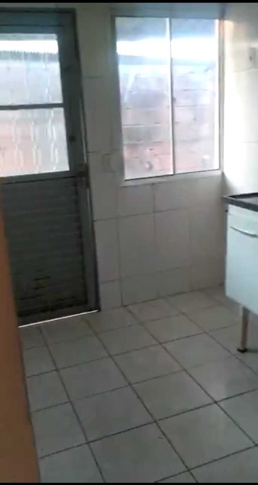 Casa à venda com 2 quartos, 60m² - Foto 13