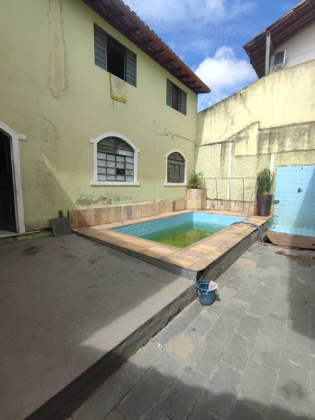 Casa à venda com 6 quartos, 250m² - Foto 15