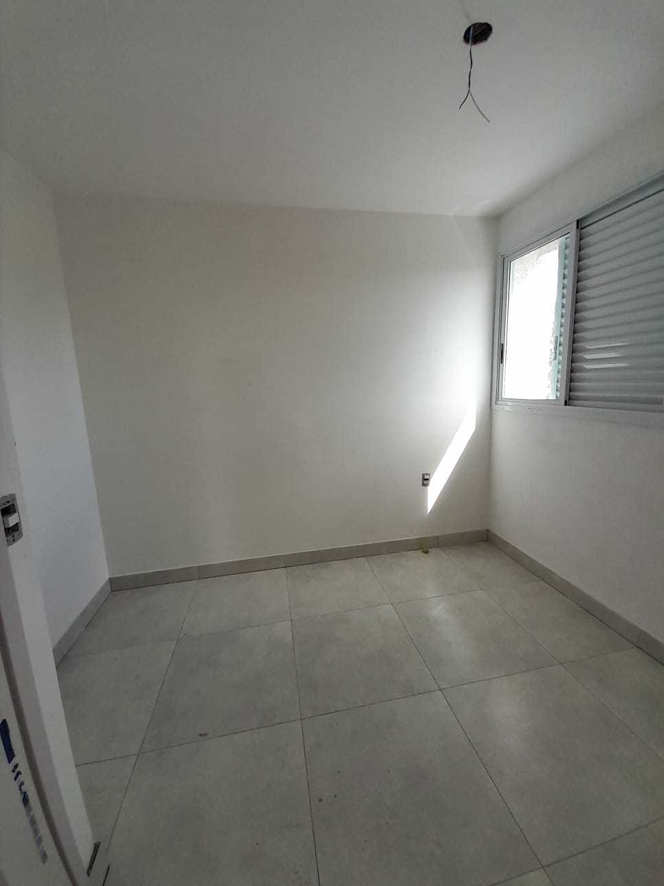 Apartamento à venda com 3 quartos, 102m² - Foto 2