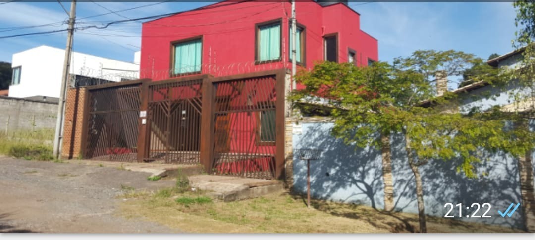 Casa de Condomínio à venda com 4 quartos, 360m² - Foto 2