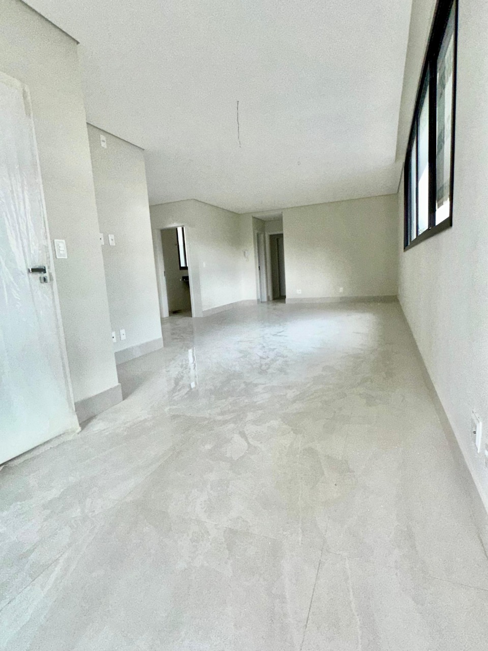 Apartamento à venda com 1 quarto, 127m² - Foto 2