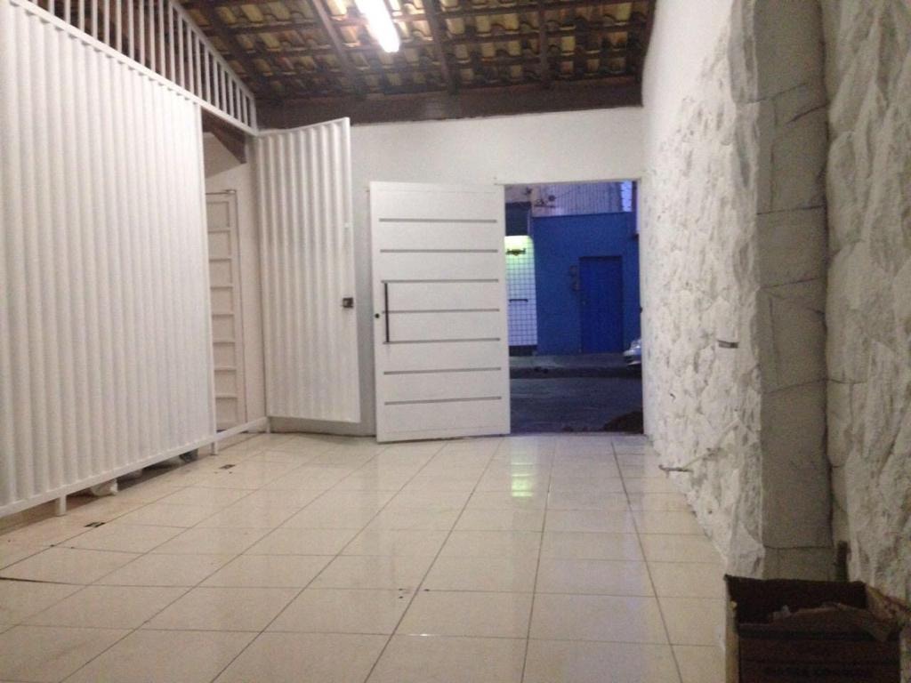 Casa à venda com 3 quartos, 400m² - Foto 2