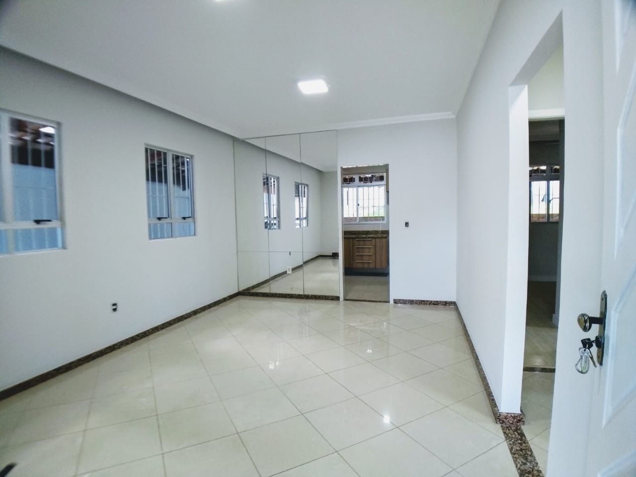 Casa à venda com 3 quartos, 360m² - Foto 5